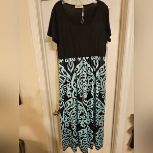 Black and Blue Patterned Dress. Size: 16.